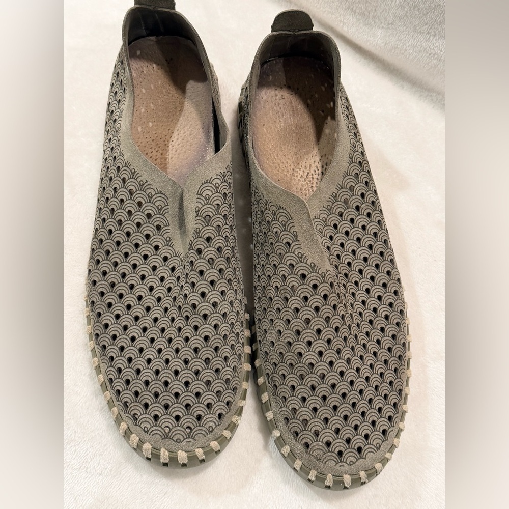 Ilse Jacobsen Tulip 40 Olive Perforated Slip On Comfort Flats - Picture 7 of 8